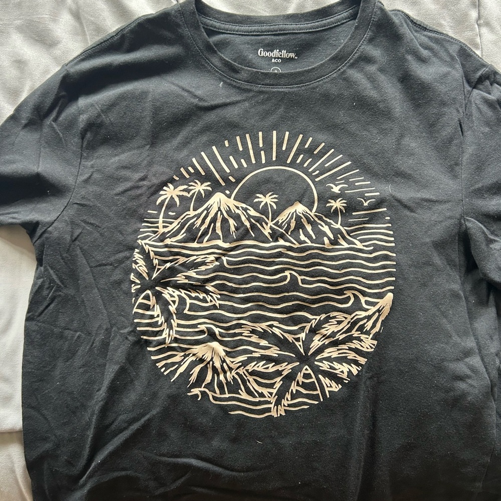 Goodfellow t shirt